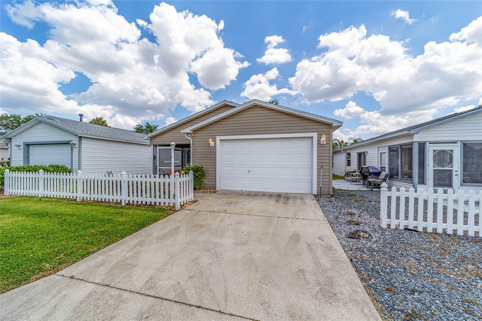 Property Photo:  8201 SE 169th Palownia Loop  FL 32162 