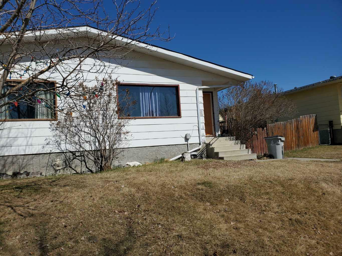 Property Photo:  5706 Westhaven Drive S  AB T7E 1J6 