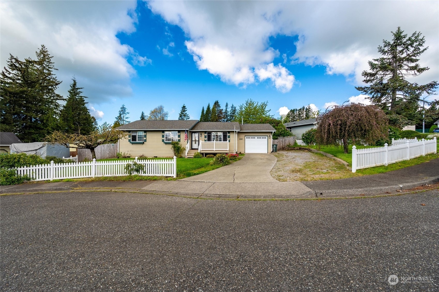 Property Photo:  2149 Hawthorne Street  WA 98248 