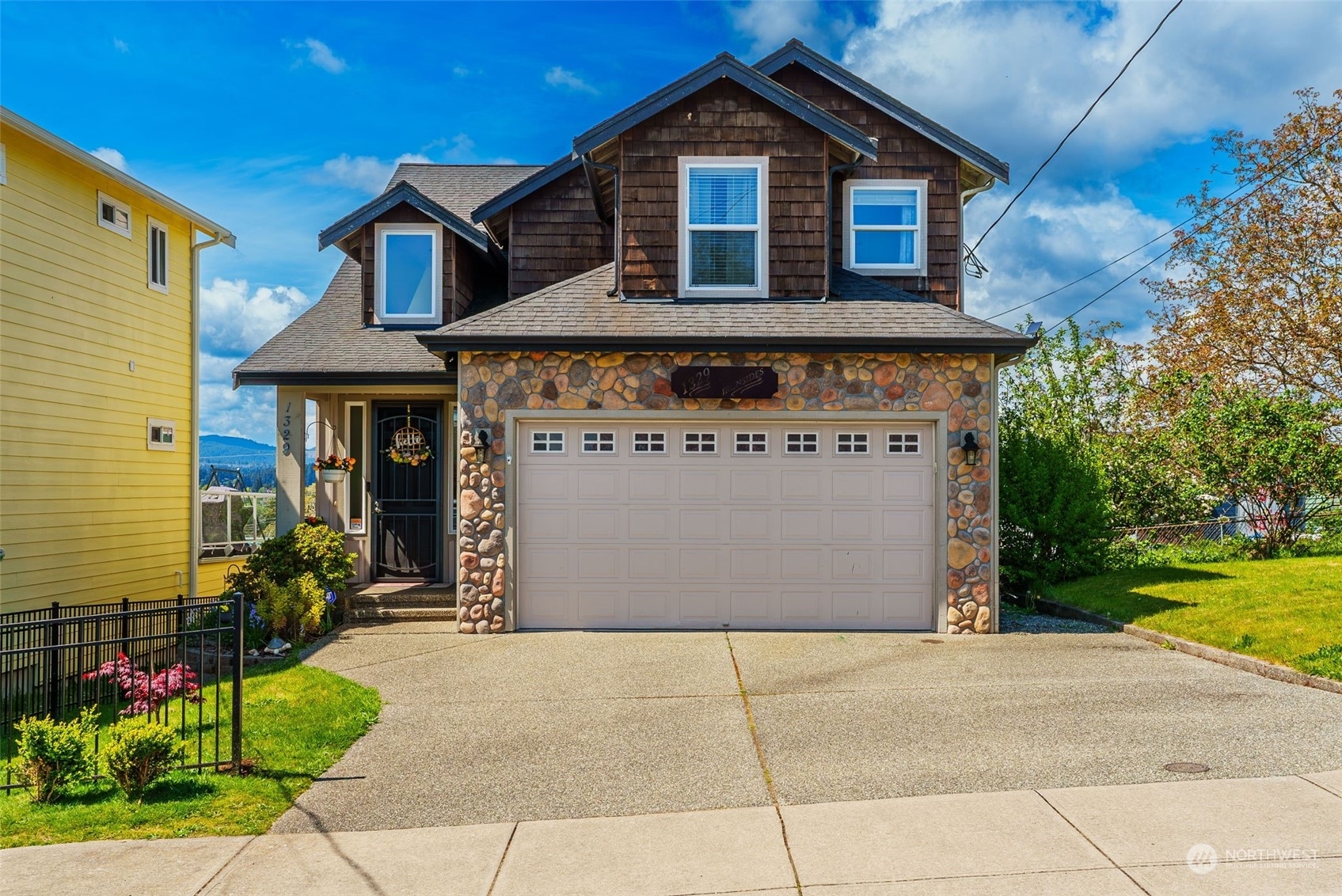 Property Photo:  1329 Ironsides Avenue  WA 98310 