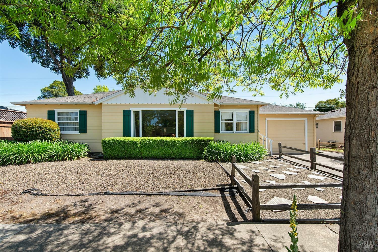 Property Photo:  2716 Valley Center Drive  CA 95405 