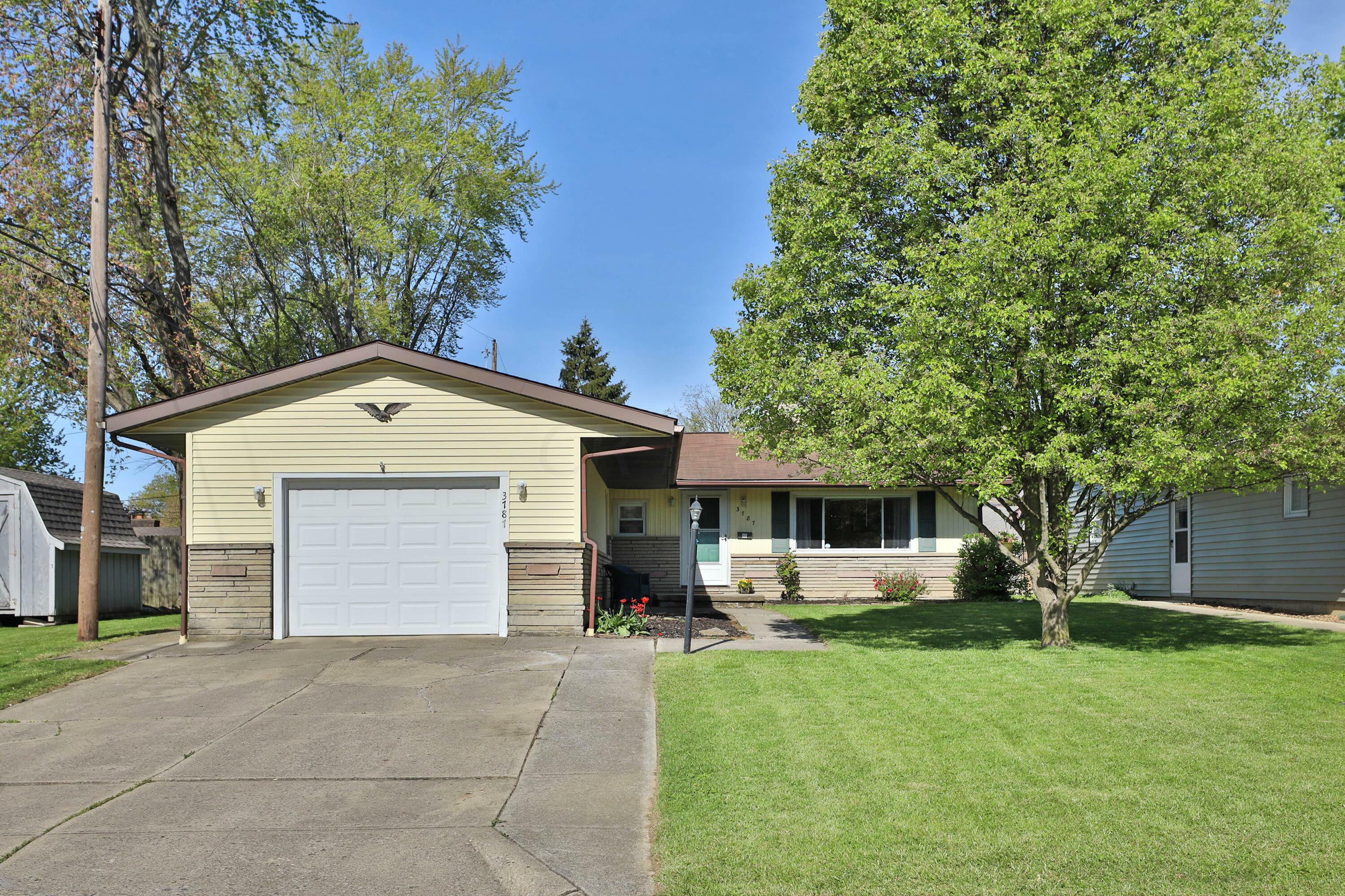 Property Photo:  3787 Hiawatha Street  OH 43224 