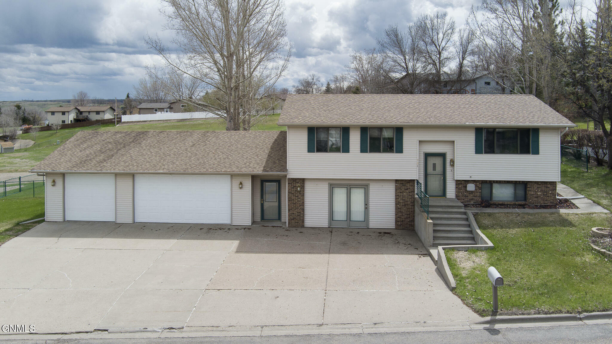 Property Photo:  701 3rd Street NW  ND 58523 