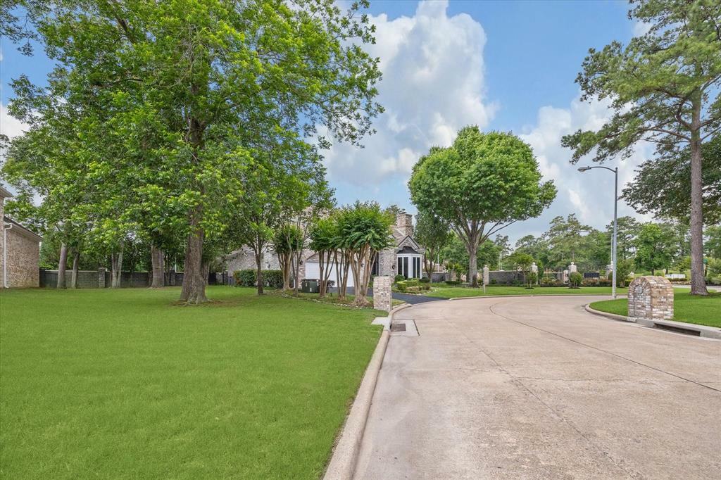 Property Photo:  2723 S Southern Oaks Drive  TX 77068 