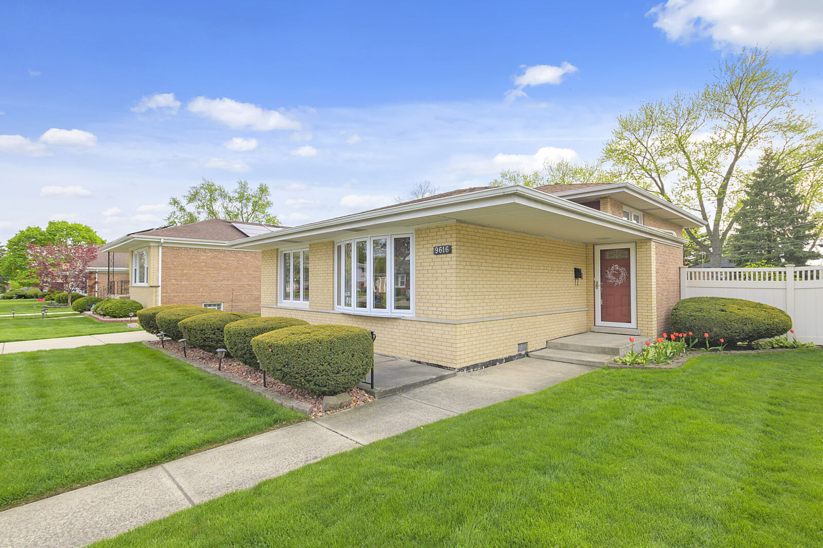 Property Photo:  9616 Mayfield Avenue  IL 60453 