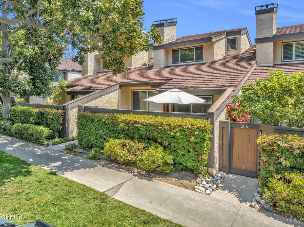 Property Photo:  204 S Marengo Avenue  CA 91101 