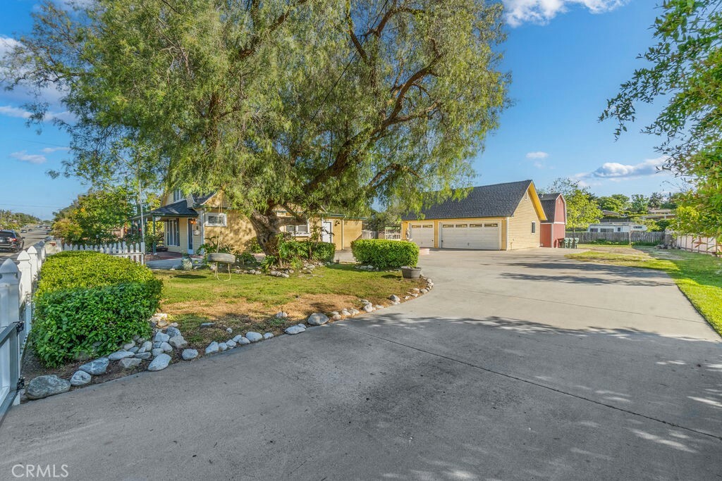 Property Photo:  1617 Rock Springs Rd  CA 92069 