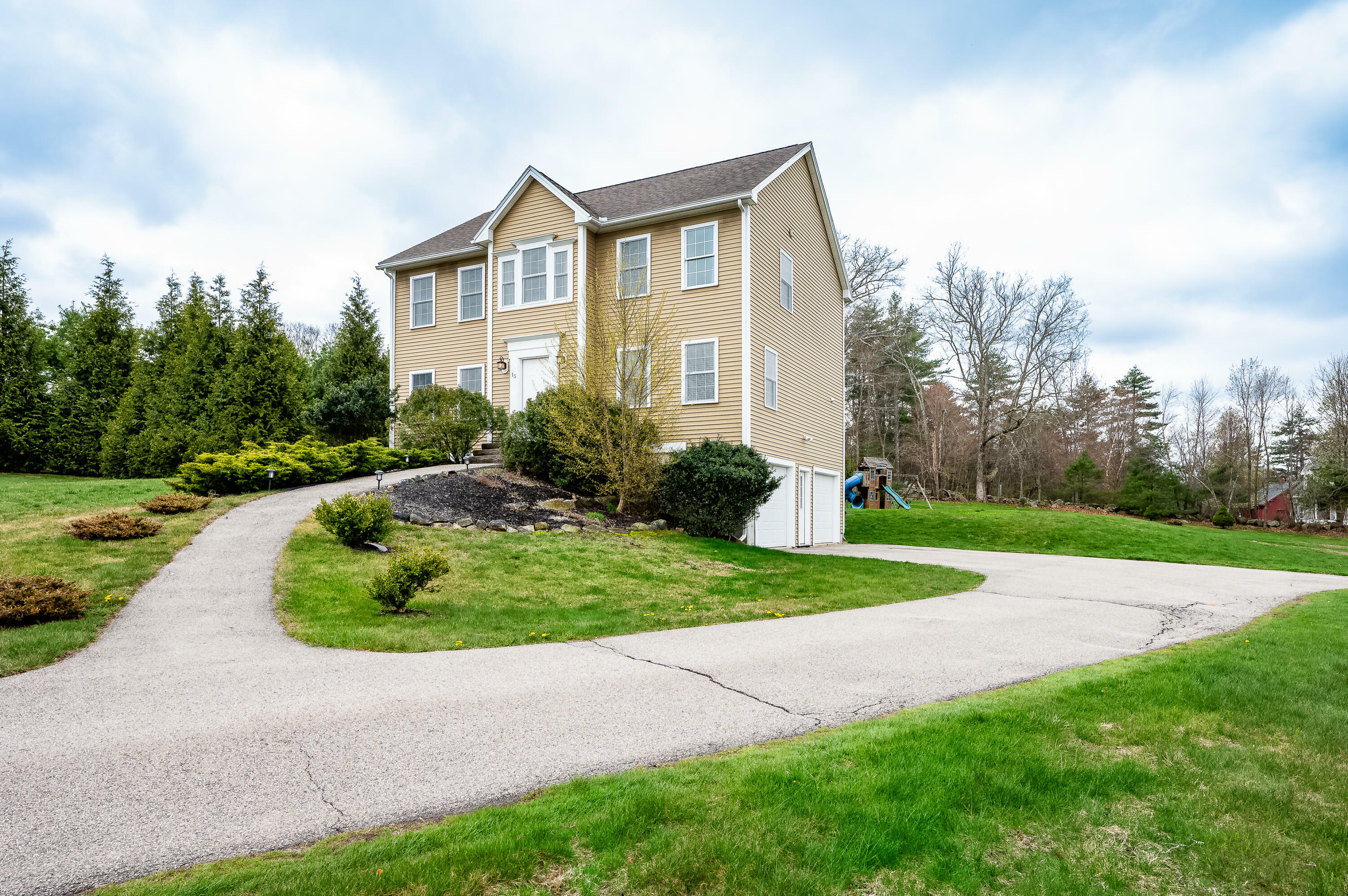 Property Photo:  15 Schoolhouse Lane  ME 03908 