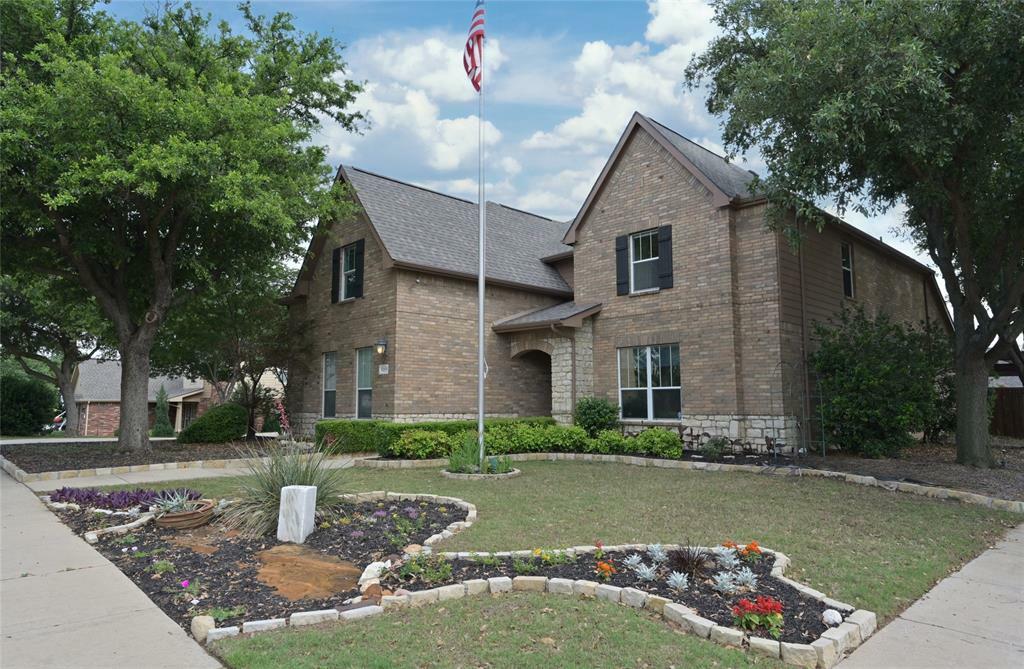 Property Photo: 5200 Ponder Street TX 76244