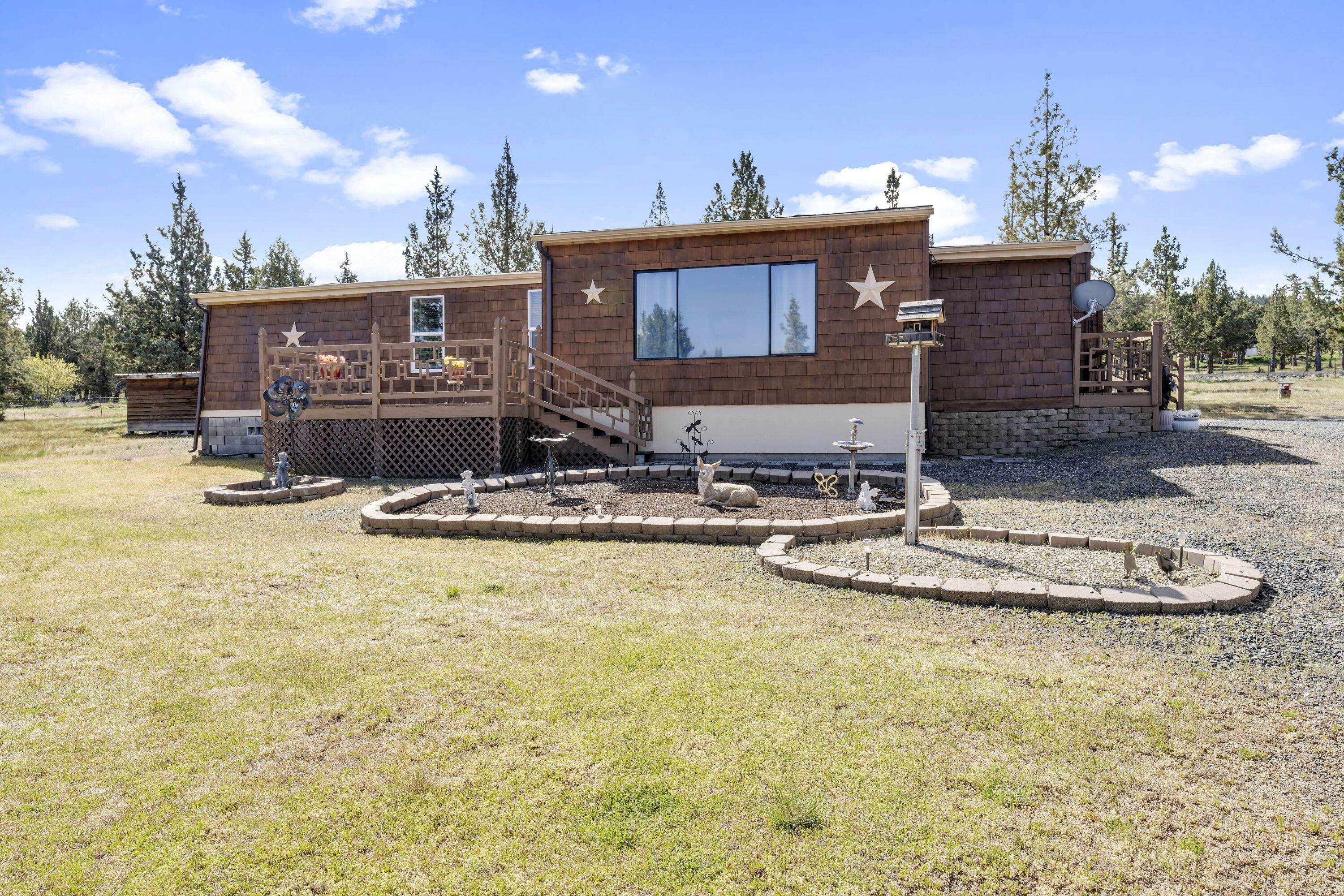 Property Photo:  2254 SE Bonnie Road  OR 97754 