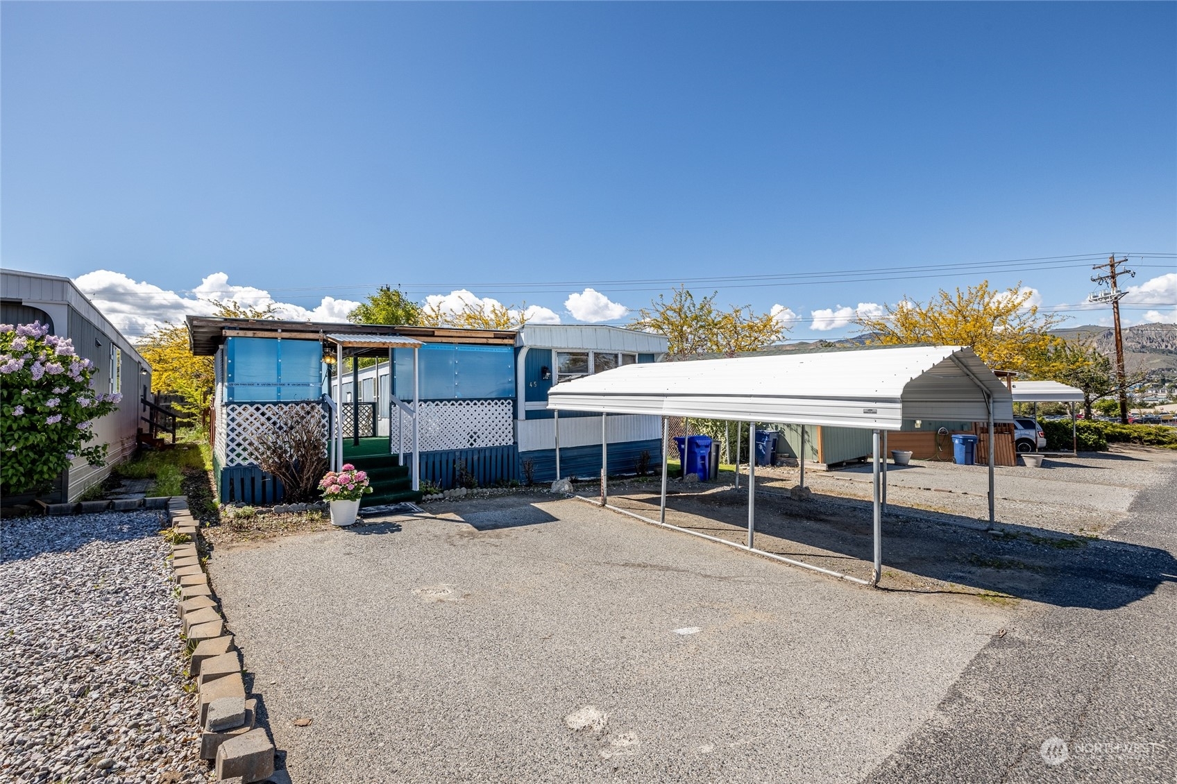 Property Photo: 211 Pace Dr 45 WA 98802