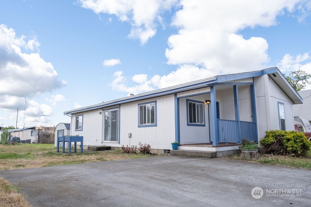 Property Photo:  711 Edith Street  WA 99362 