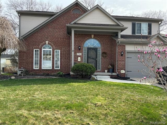 Property Photo:  27763 Western Golf Drive  MI 48154 