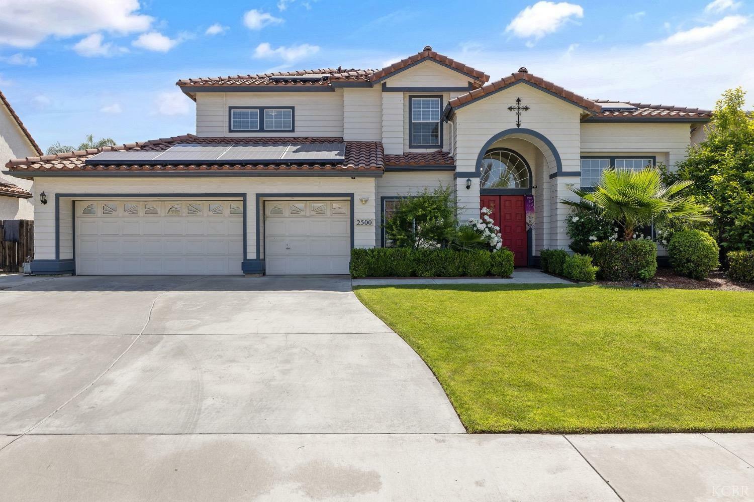 Property Photo: 2500 S Peppertree Street CA 93277