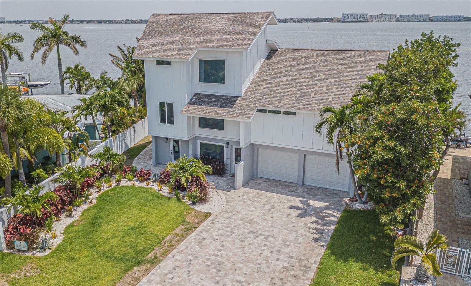 Property Photo:  970 Boca Ciega Isle Drive  FL 33706 