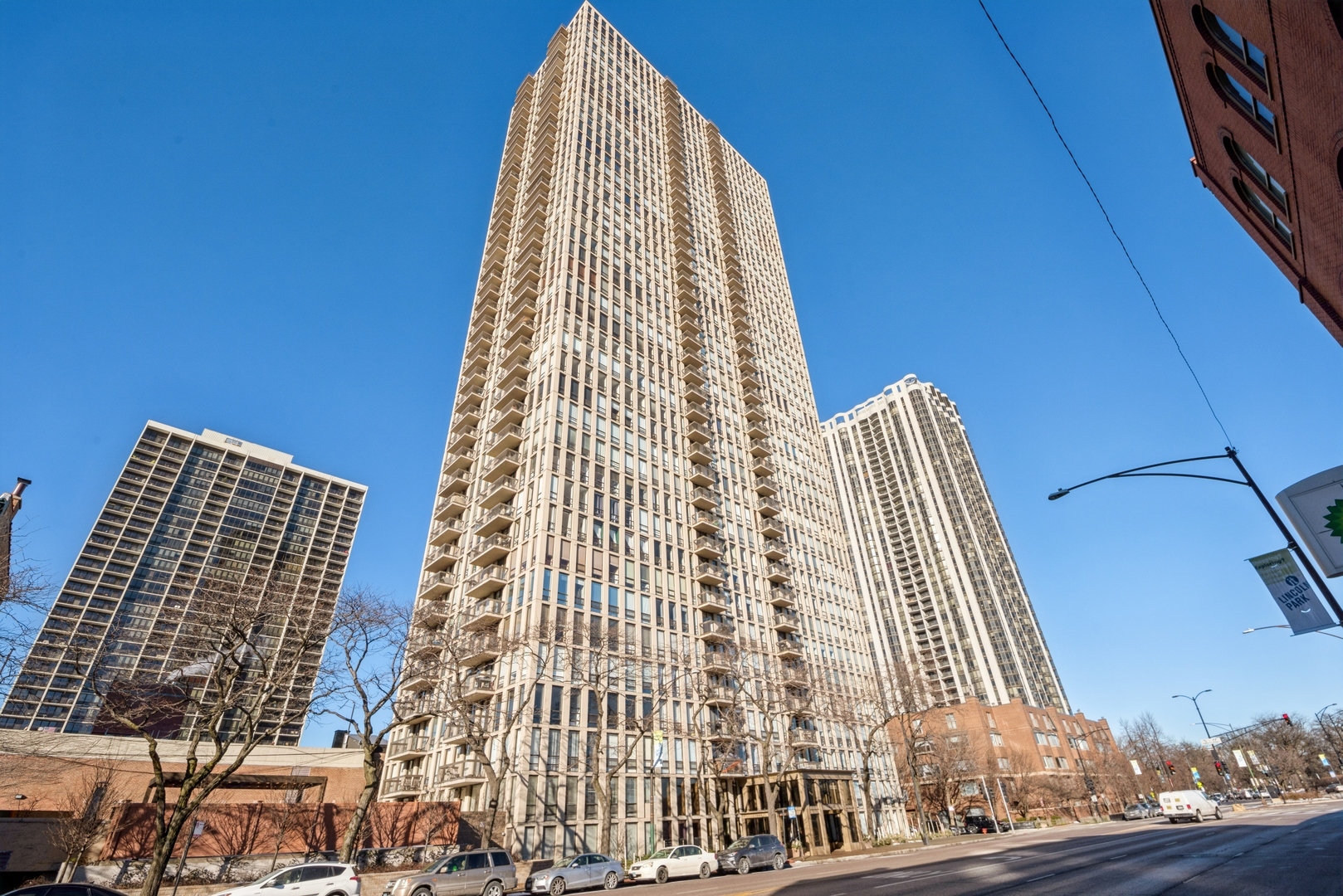 Property Photo:  1660 N Lasalle Street 807  IL 60614 