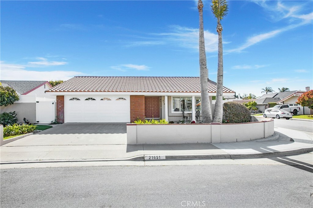 Property Photo:  21651 Saluda Circle  CA 92646 