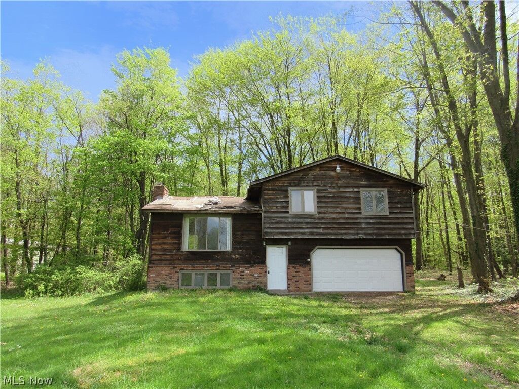Property Photo:  4450 John Thomas Road  OH 44266 