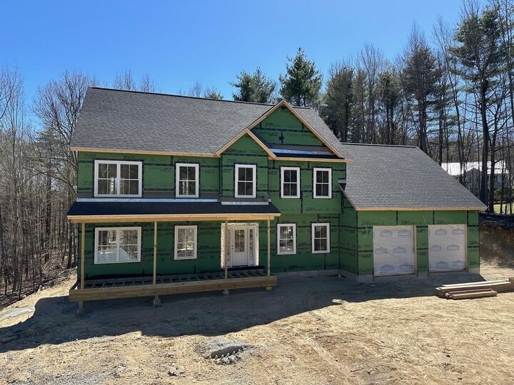 Property Photo: 20 Wellesley Drive NH 03110