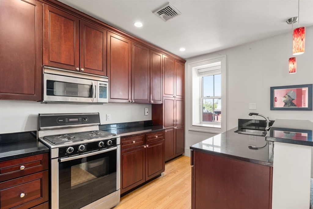 Property Photo: 133 Pembroke Street 6 MA 02118