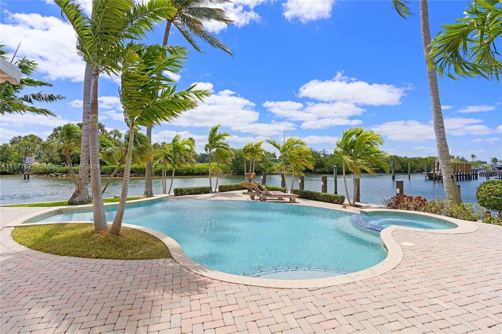 Property Photo:  848 Harbour Isle Pl  FL 33410 