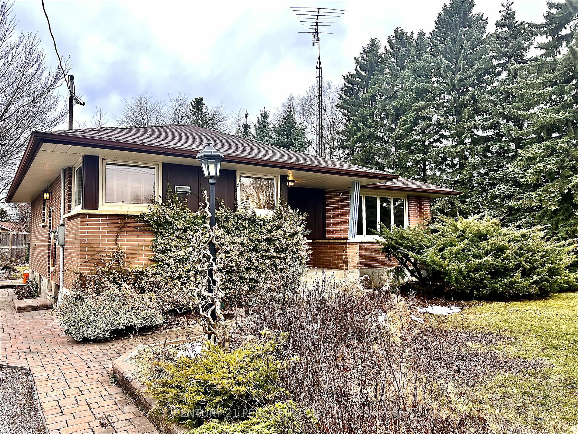 27 Willow Park Dr  Whitby ON L1N 3N4 photo