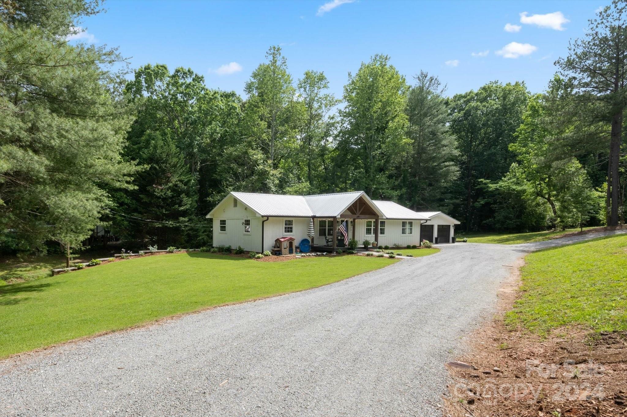 Property Photo:  495 Walker Street  NC 28722 