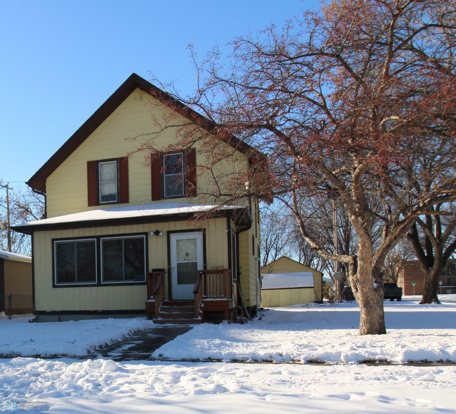 Property Photo:  926 15 Street N  ND 58102 