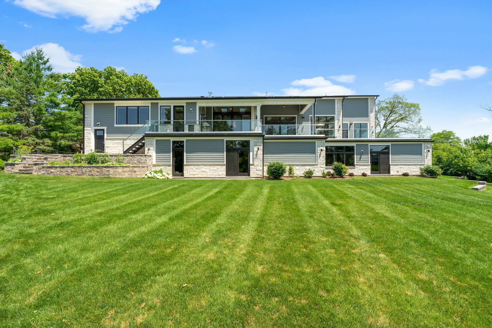 Property Photo:  1120 Roselle Road  IL 60067 