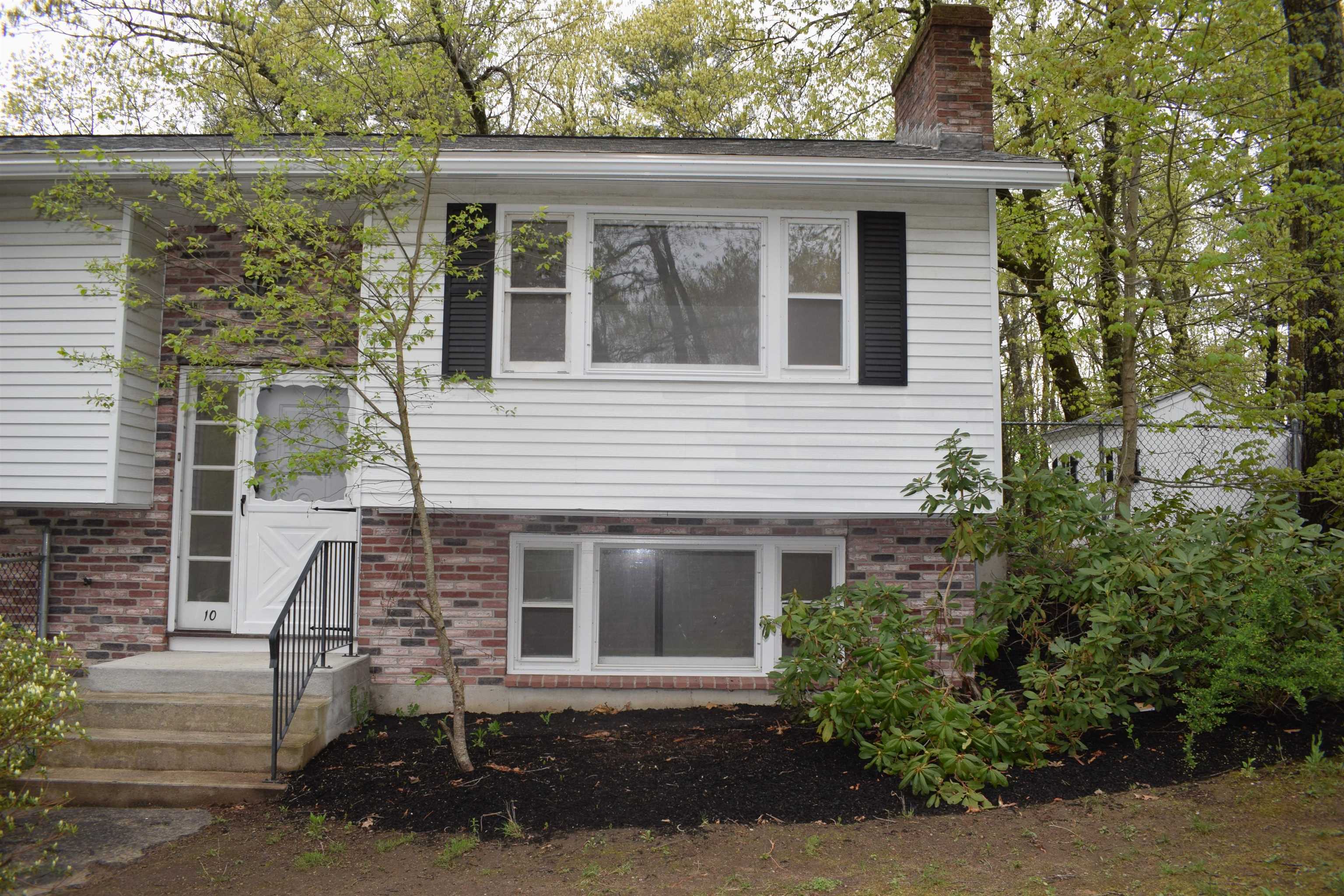 Property Photo:  10 Easthill Drive  NH 03051 