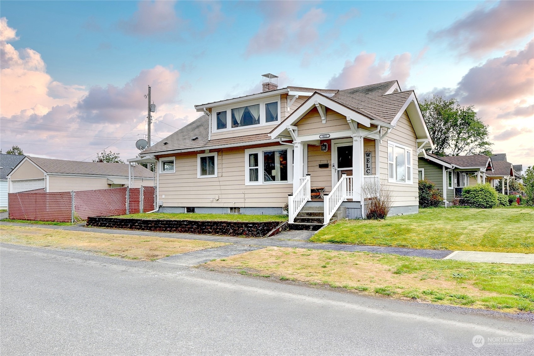 Property Photo:  902 E Wright Avenue  WA 98404 