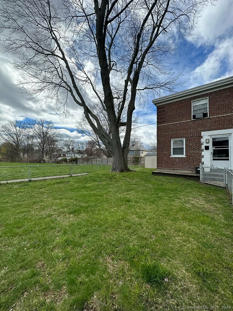 Property Photo:  195 Success Ave Court D Bld 39 Avenue  CT 06610 