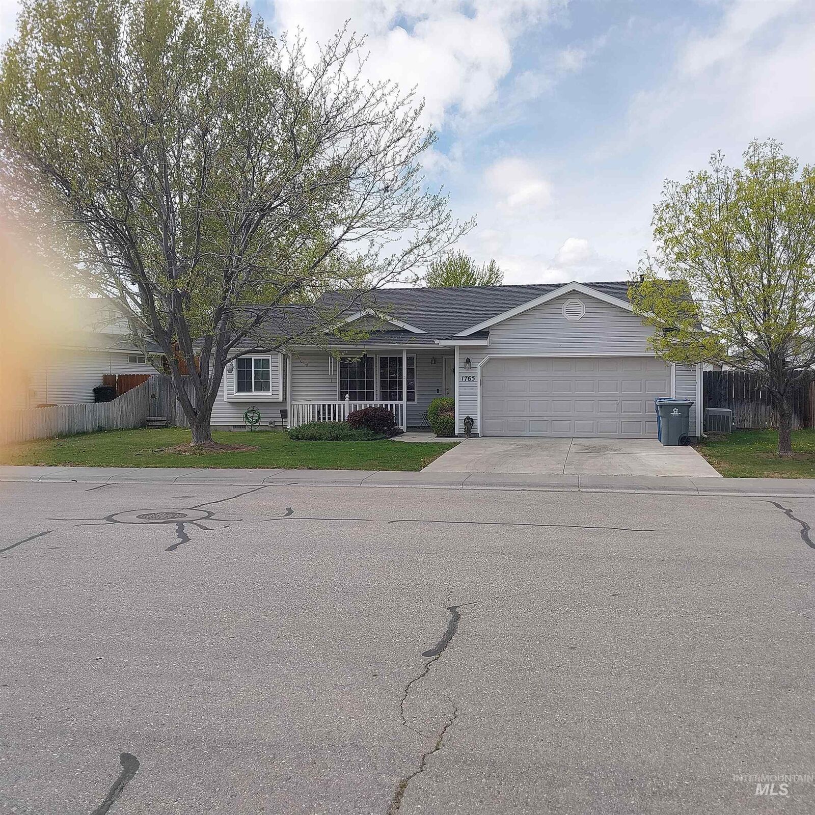 Property Photo: 1765 Challis Dr ID 83647-4319
