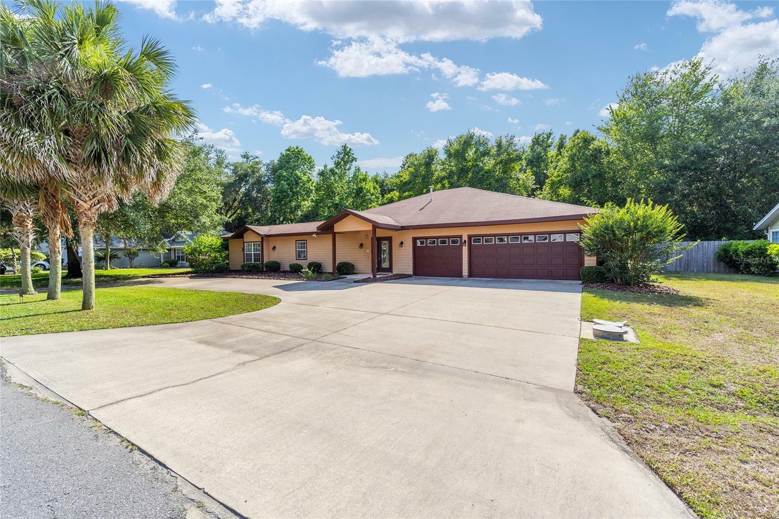 Property Photo: 11734 NW 74th Terrace FL 32615