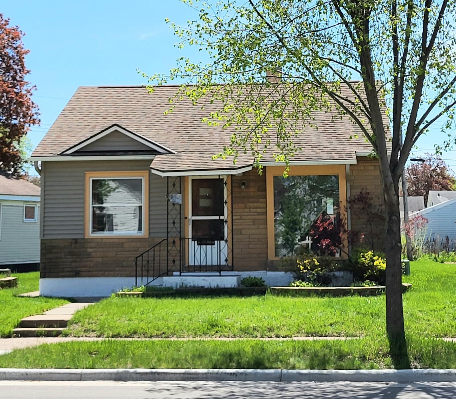 Property Photo:  1910 Green Bay St  WI 54601 