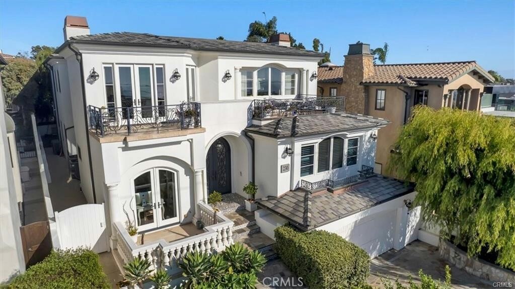 Property Photo:  230 Anderson Street  CA 90266 