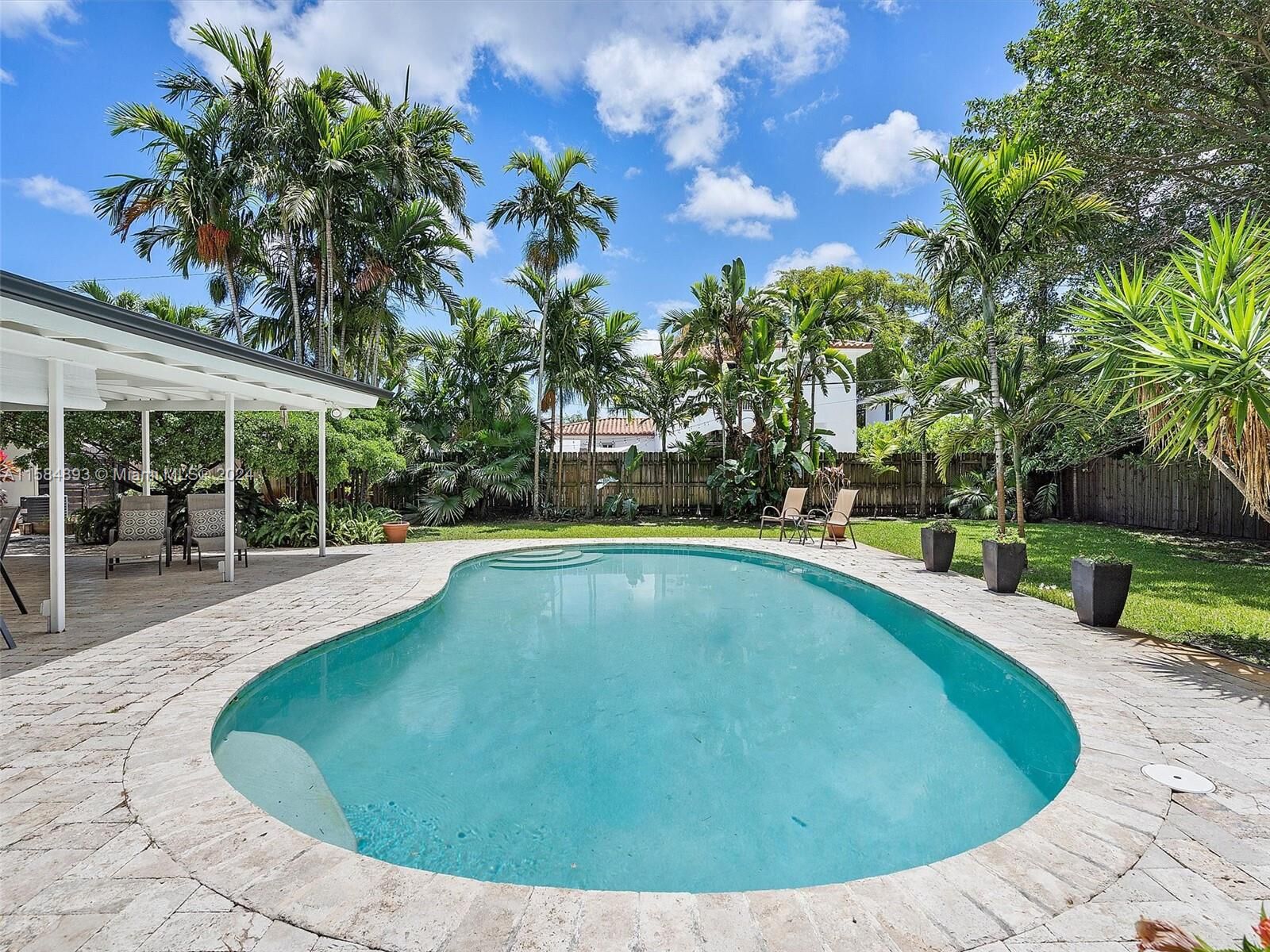 Property Photo: 11620 NE 10th Ave FL 33161