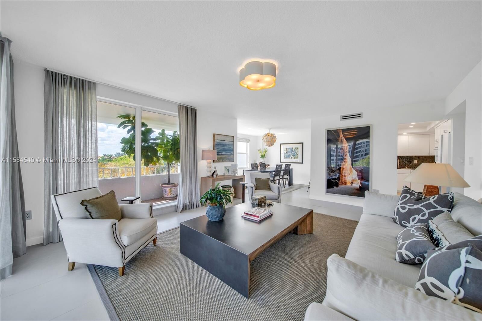 Property Photo:  199 Ocean Lane Dr 515  FL 33149 