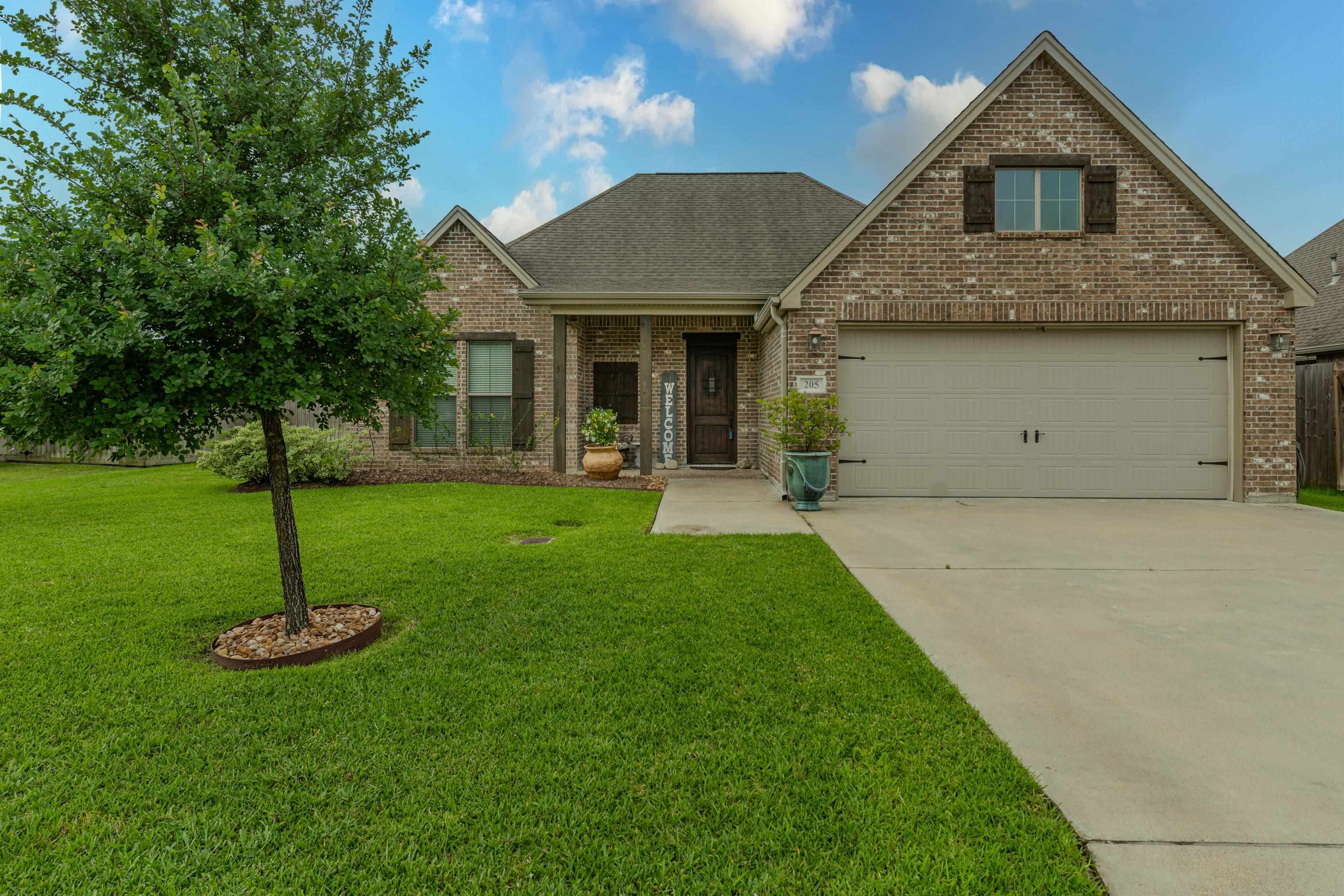 Property Photo:  205 Heather Lane  TX 77657 