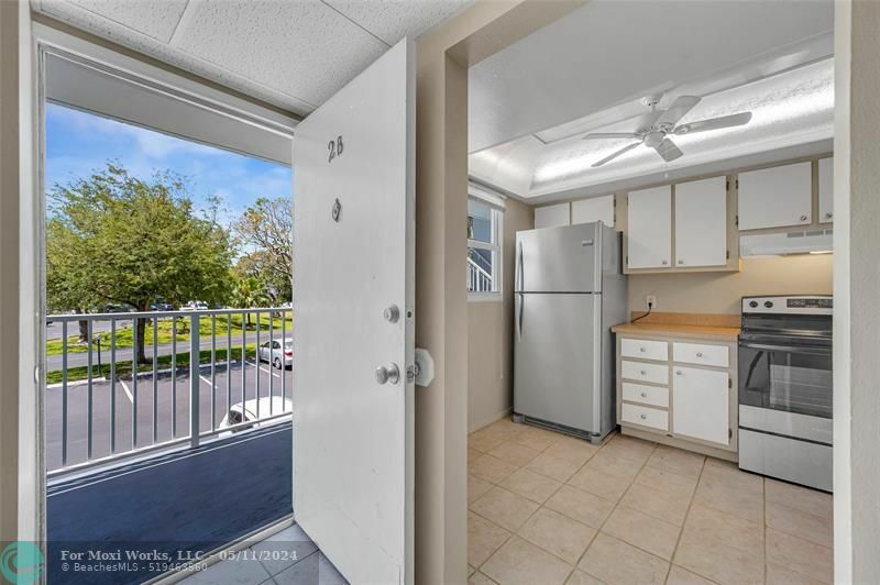 Property Photo:  104 Royal Park Dr 2B  FL 33309 