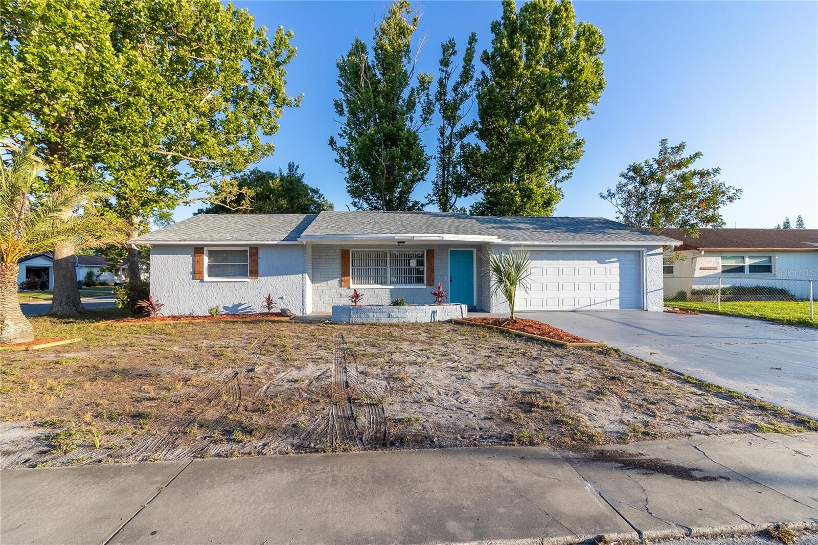 Property Photo:  7924 Halsey Drive  FL 34668 