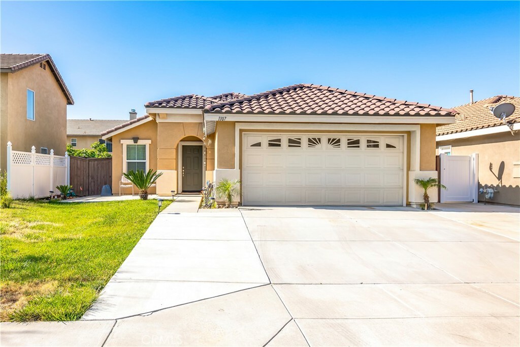 Property Photo:  1107 Bluestem Trail  CA 92571 