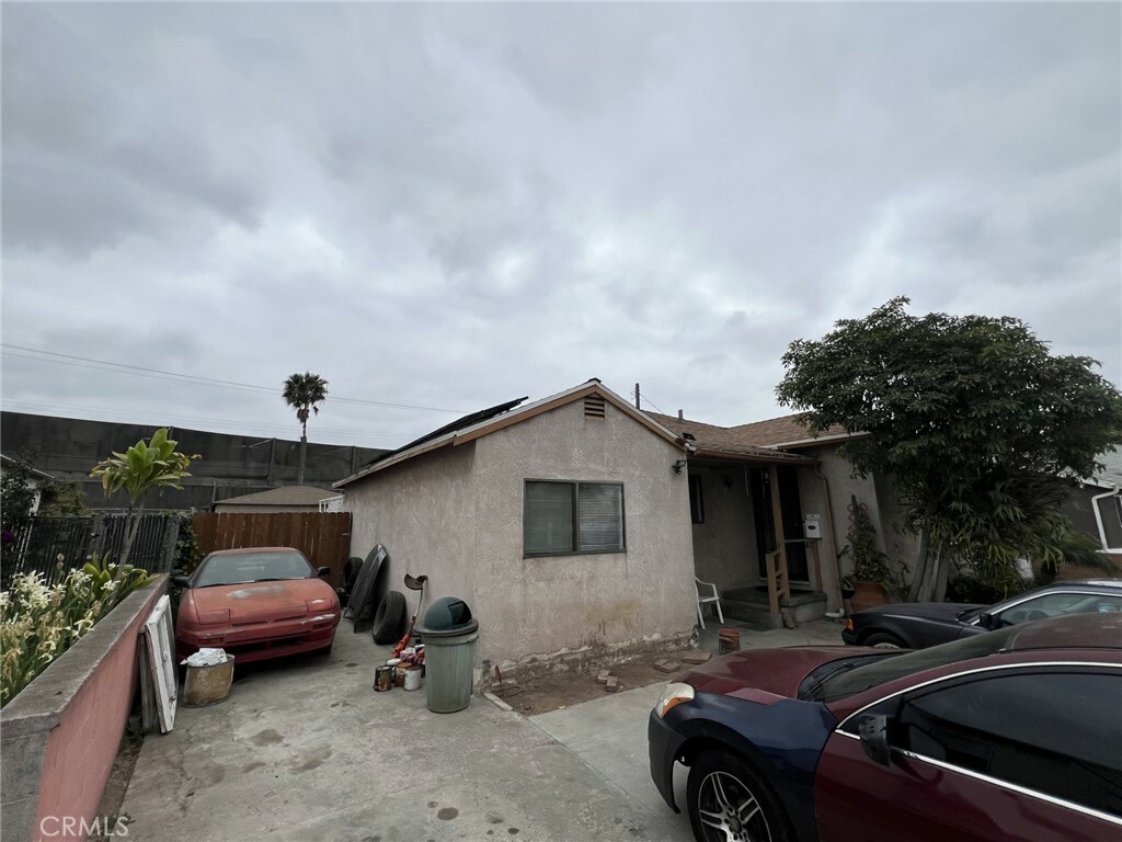 Property Photo:  706 W 149th Street  CA 90247 