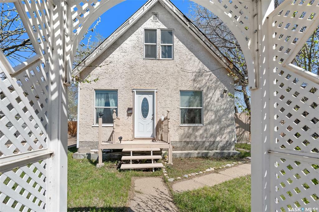 766 Fairford Street E  Moose Jaw SK S6H 0G2 photo