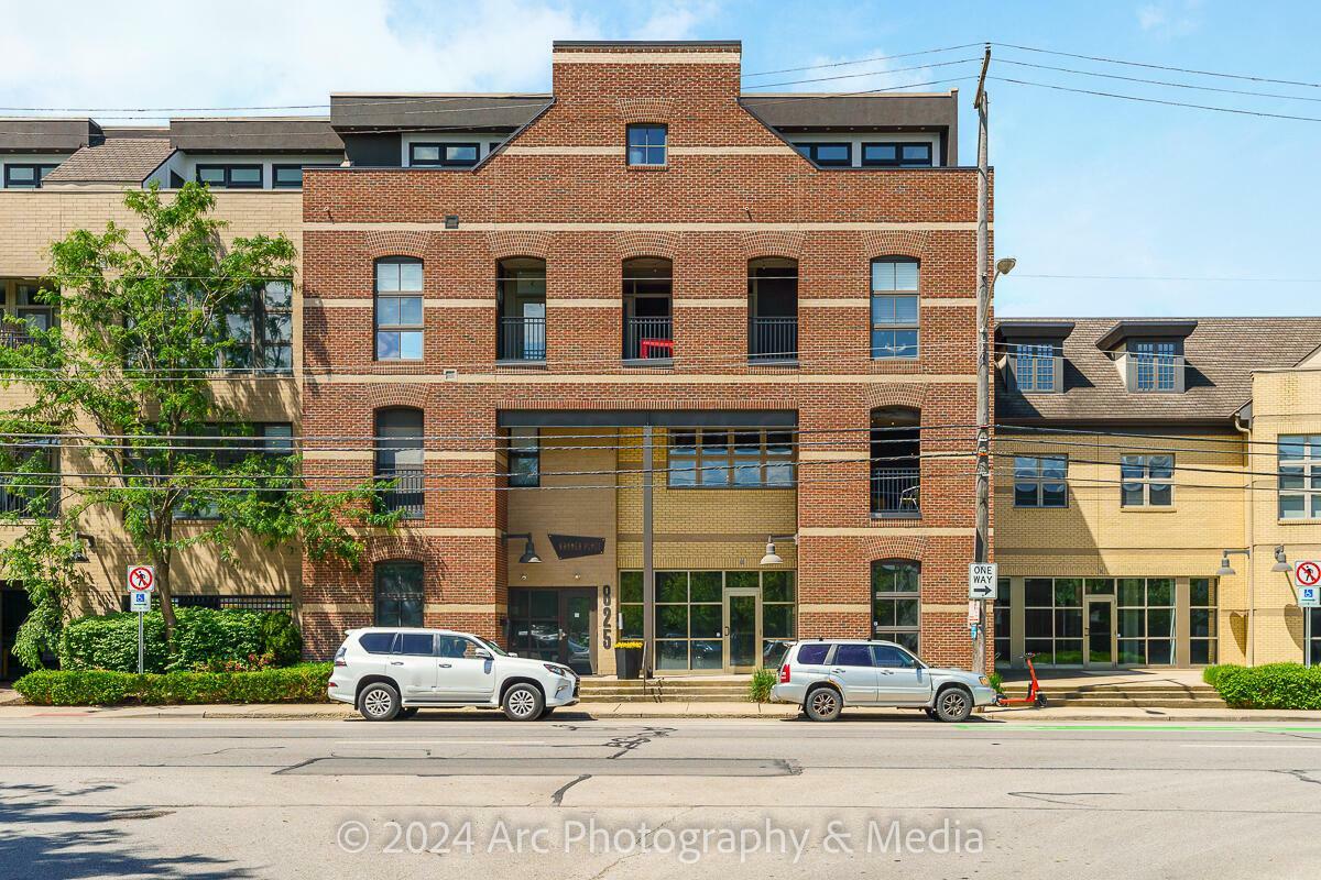 Property Photo:  825 N 4th Street  OH 43215 