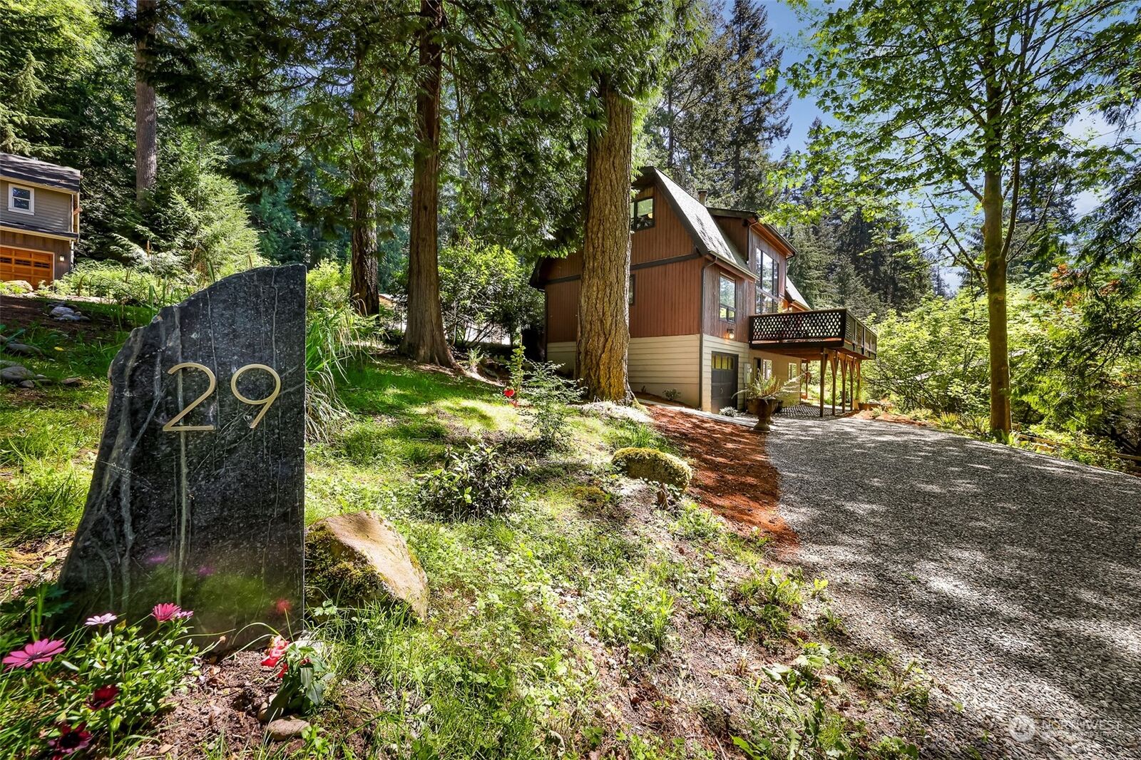 Property Photo:  29 Oakcrest Circle  WA 98229 