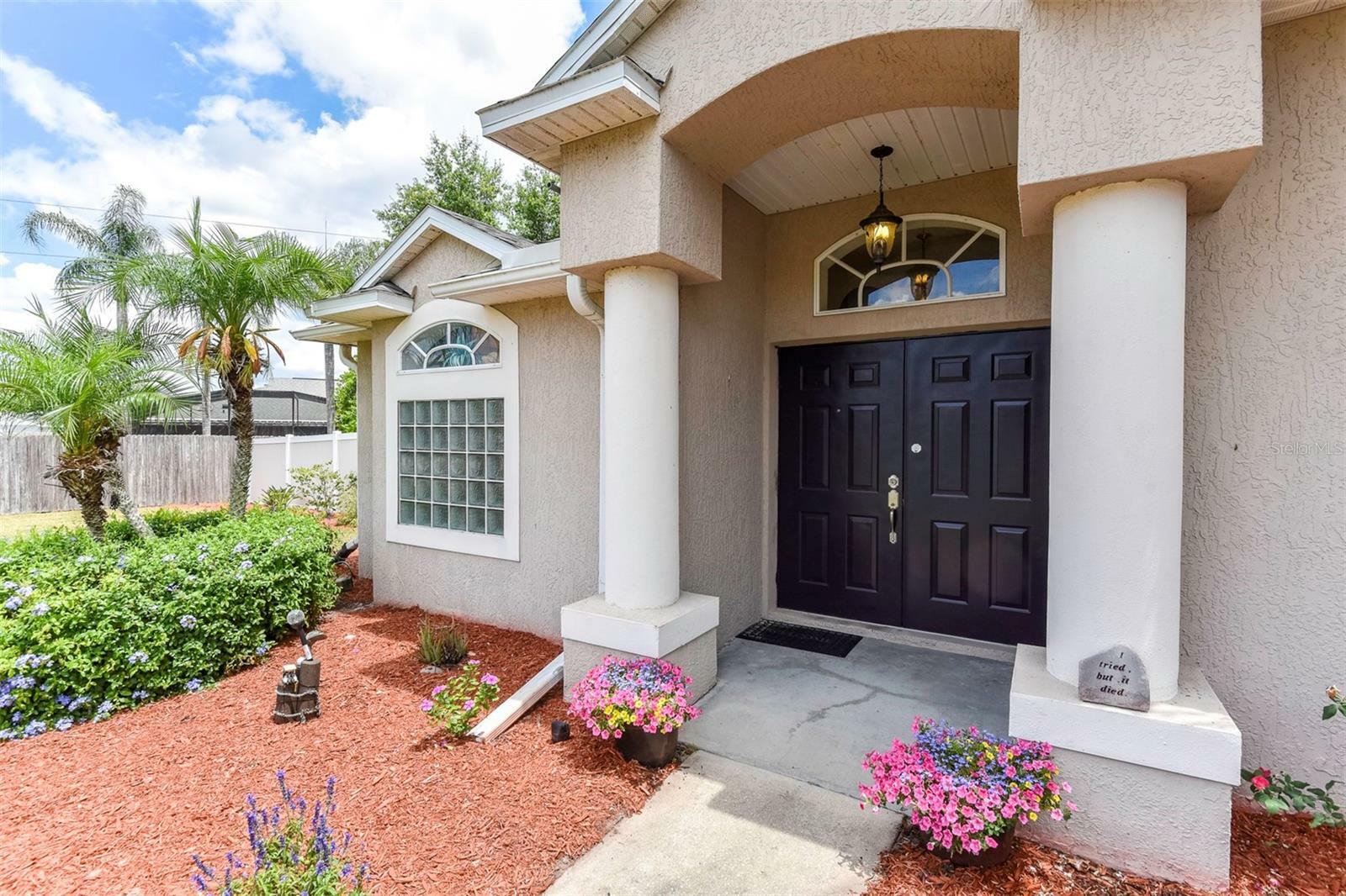 Property Photo:  207 Kenlake Drive  FL 32738 