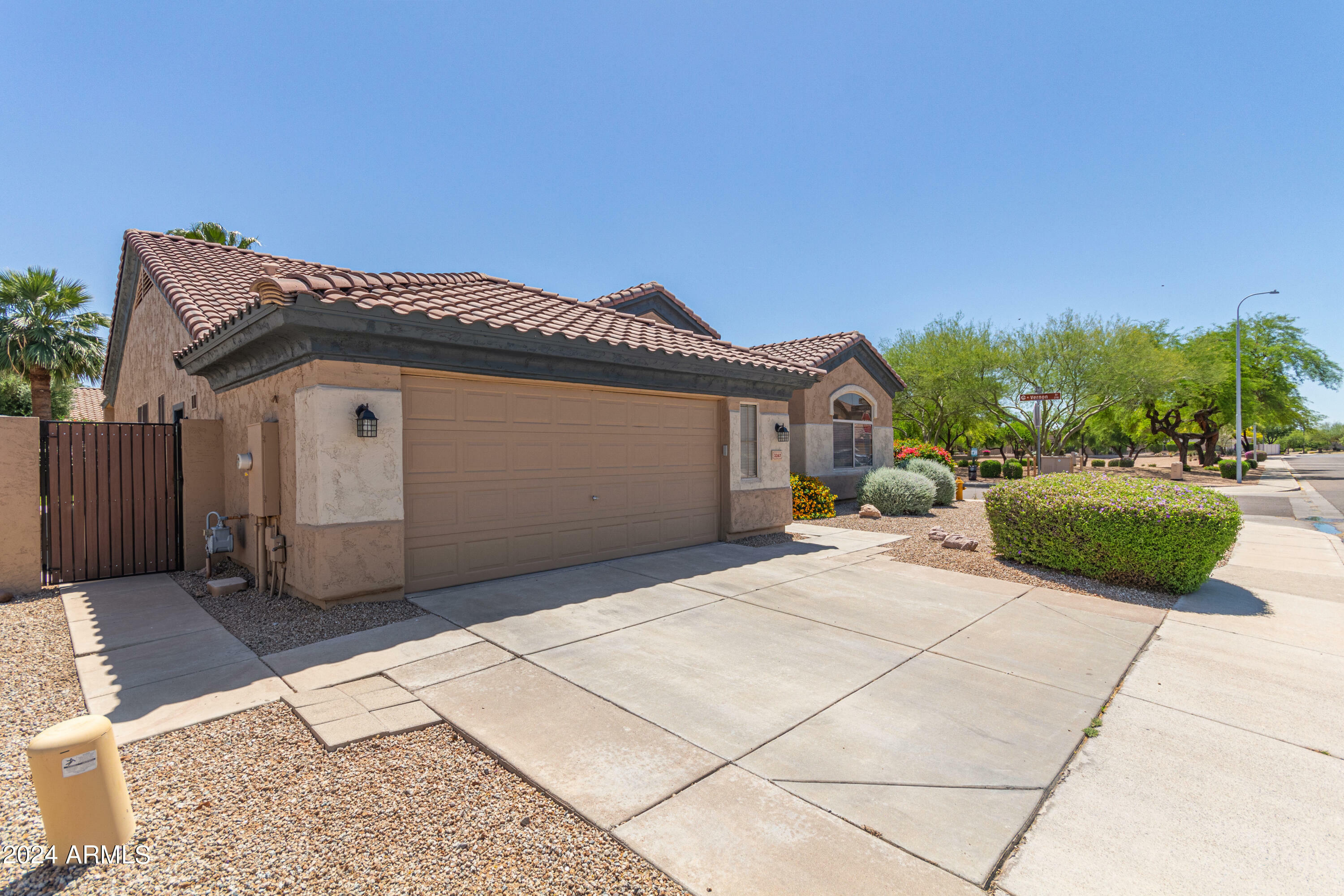 Property Photo:  2267 E Toledo Place  AZ 85225 