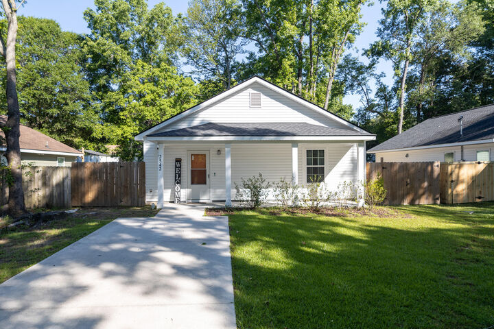 2542 Highpoint Drive  North Charleston SC 29406 photo