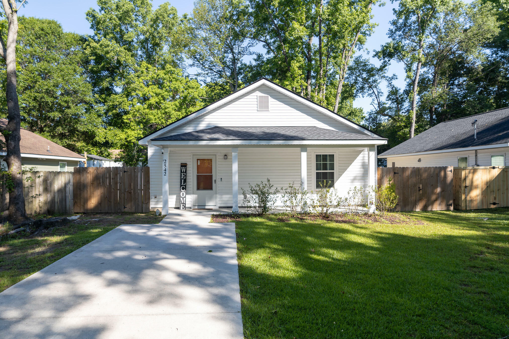 Property Photo:  2542 Highpoint Drive  SC 29406 